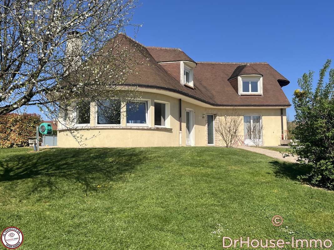 Maison à LUSIGNY-SUR-BARSE