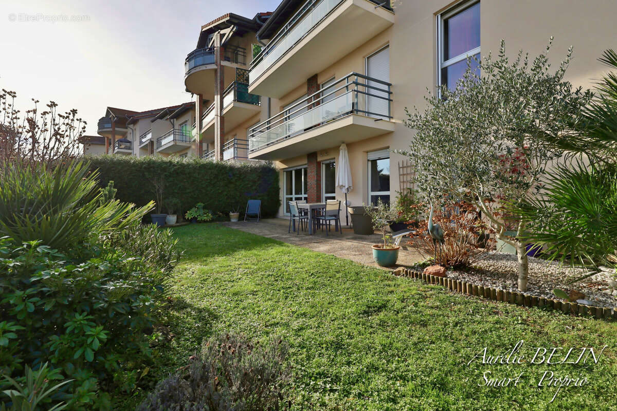 Appartement à SAINT-GENIS-LES-OLLIERES