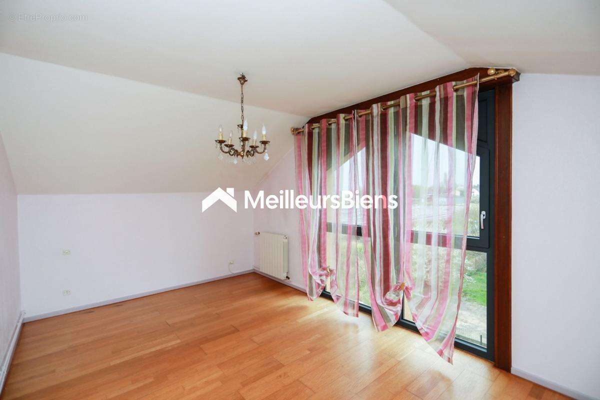 Maison individuelle 121 m² à Richemont, 3 chambres et jardin clos - photo 7