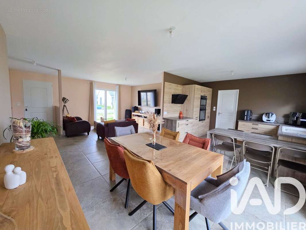 Photo 1 - Maison à MONDONVILLE-SAINT-JEAN