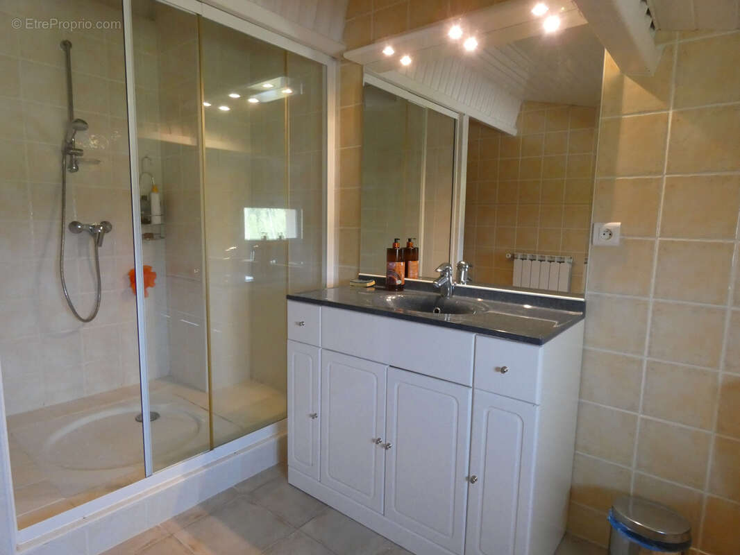 Maison à LA VERNAREDE