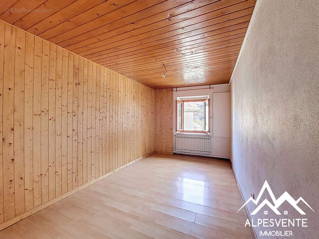 Appartement à VAILLY