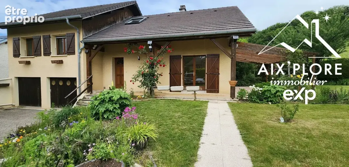 Maison à JACOB-BELLECOMBETTE