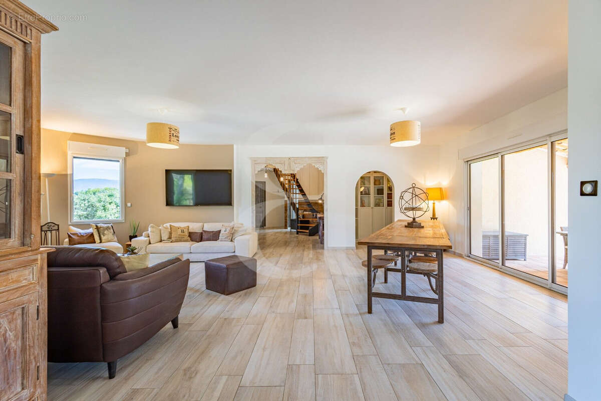 Maison à PERNES-LES-FONTAINES