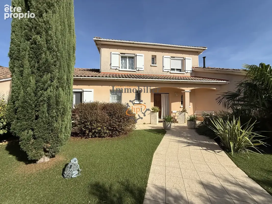 Photo Maison à Saint-Affrique au prix de 495 000€