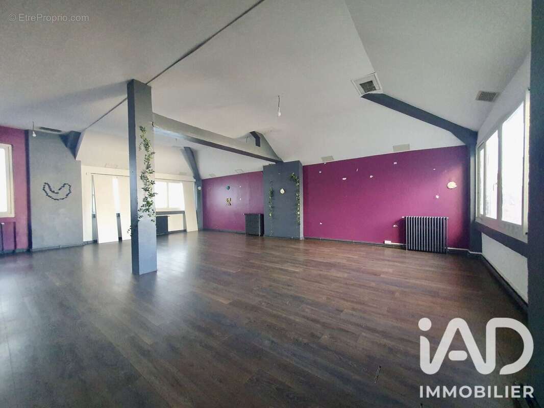 Commerce 1400 m² à Limoges  - photo 4