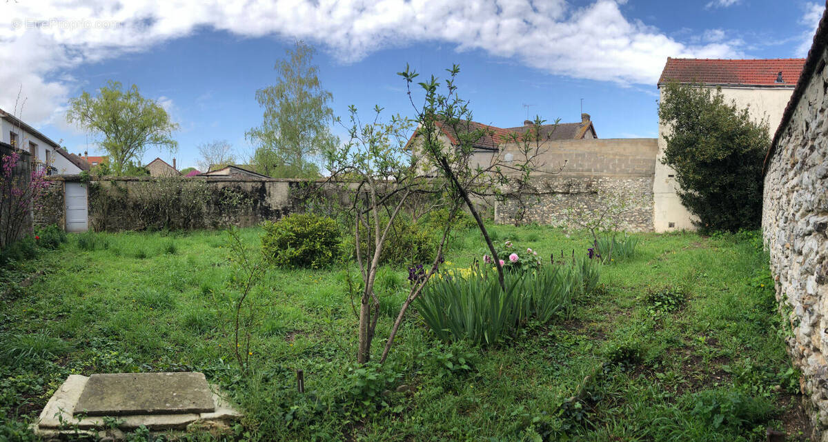 Terrain à BONNIERES-SUR-SEINE
