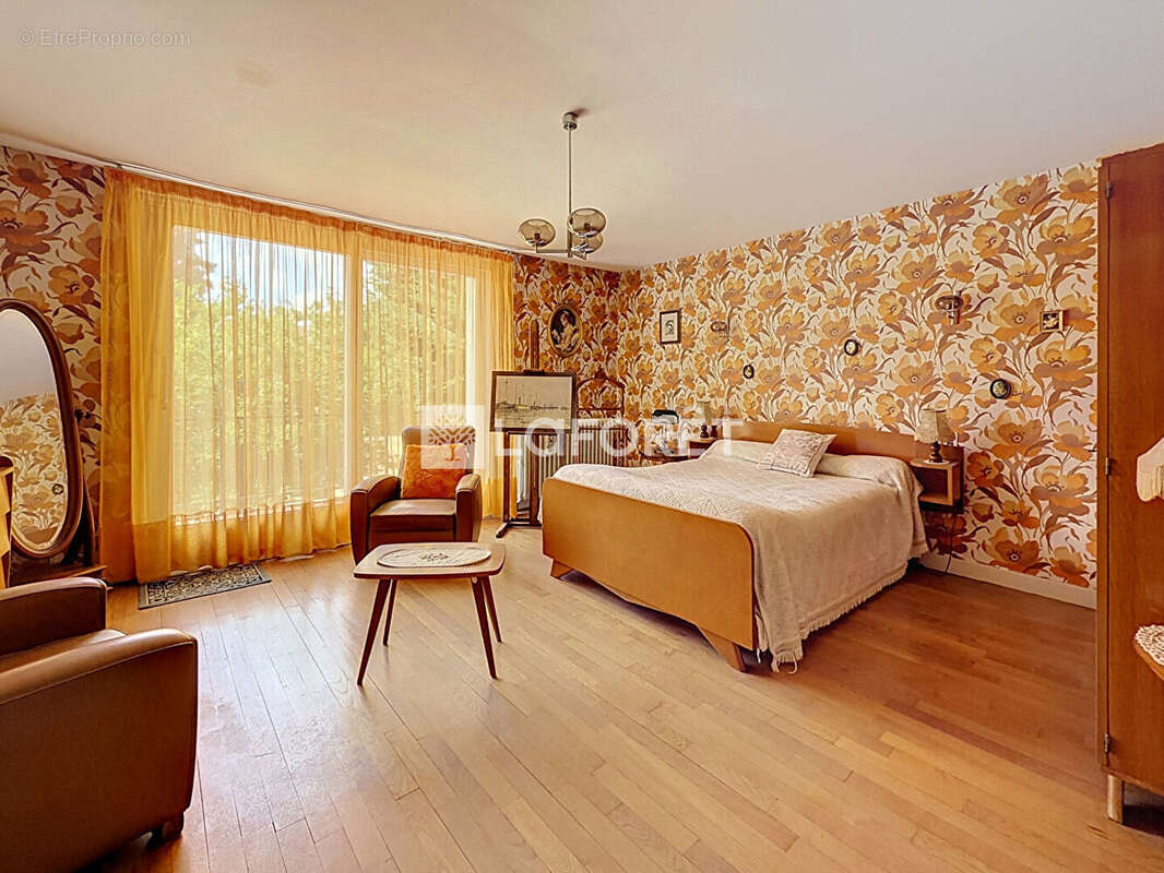 Maison Velesmes Echevanne 8 pièce(s) 299.5 m2 - photo 7