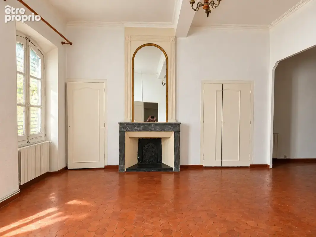 À vendre à Arles   Maison bourgeoise du XVIIe siècle de 315 m2 en centre historique - photo 5