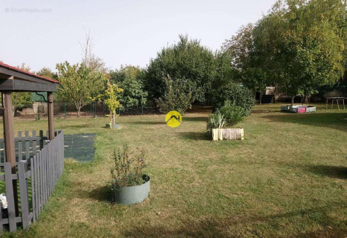 Maison à SAINT-AMAND-MONTROND