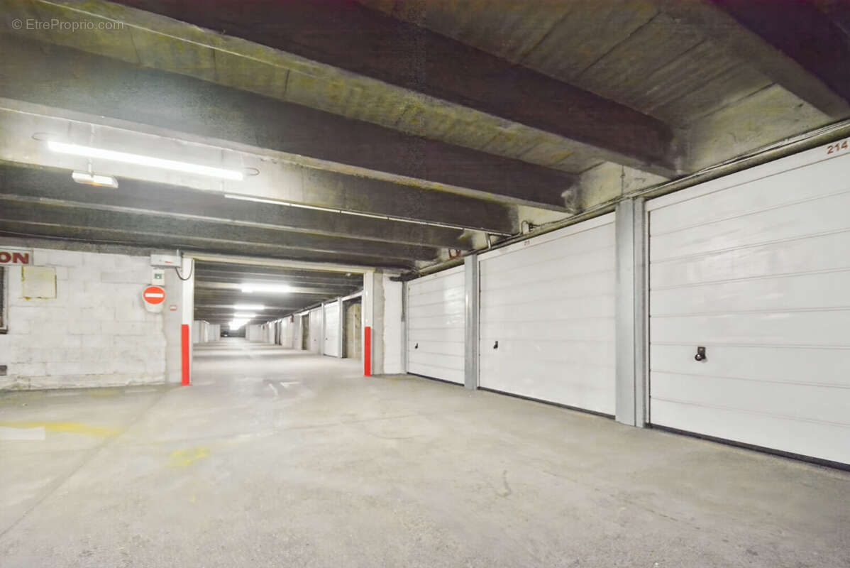 Parking / box 13m² à boulogne-billancourt - photo 4