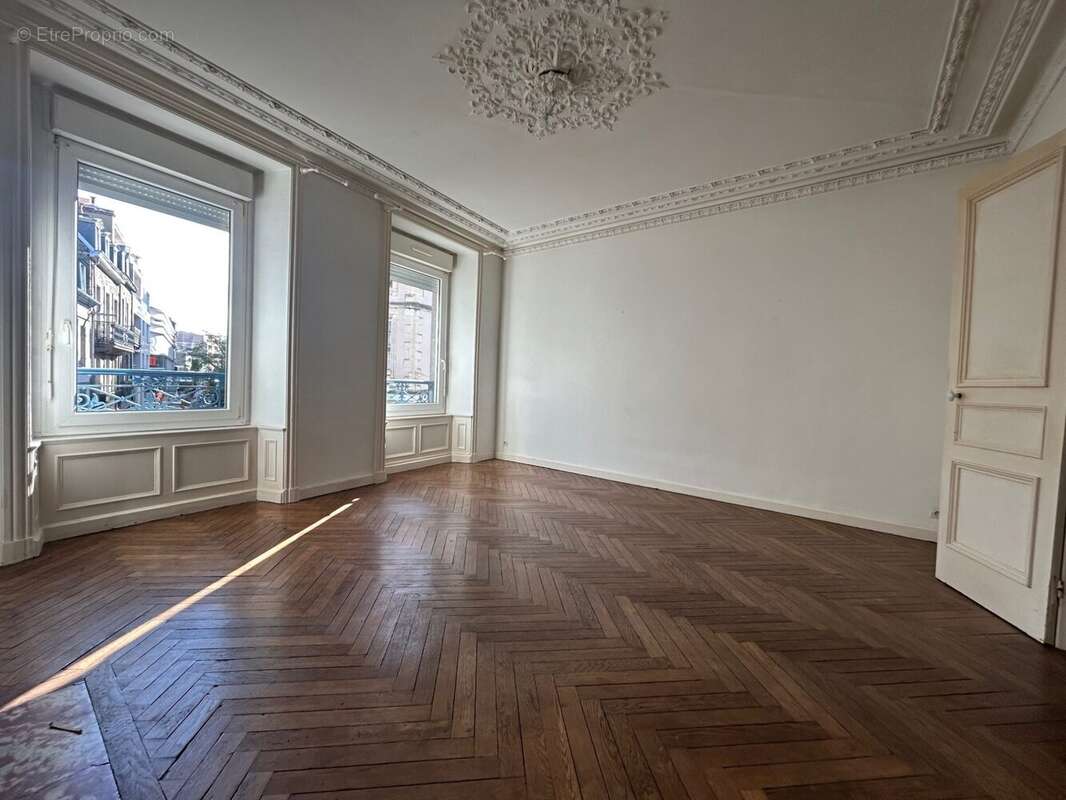 Appartement 85 m² à Saint-Brieuc  - photo 2
