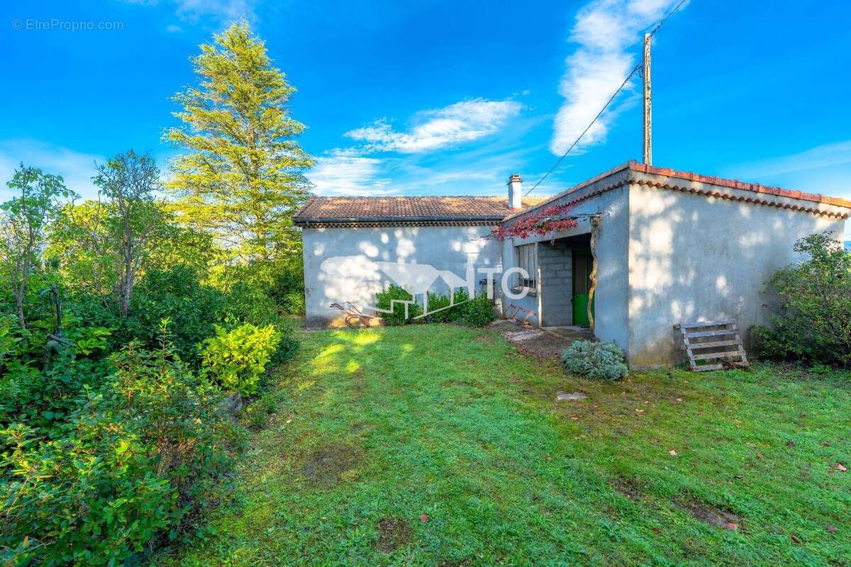 Maison à GROSPIERRES