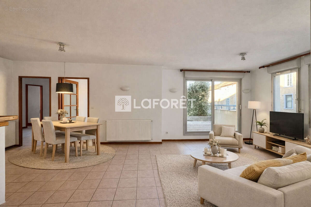 Appartement à L'ARBRESLE