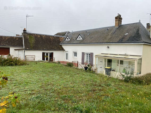 Maison de caractère dans le centre de PARIGNE L'EVEQUE - photo 4