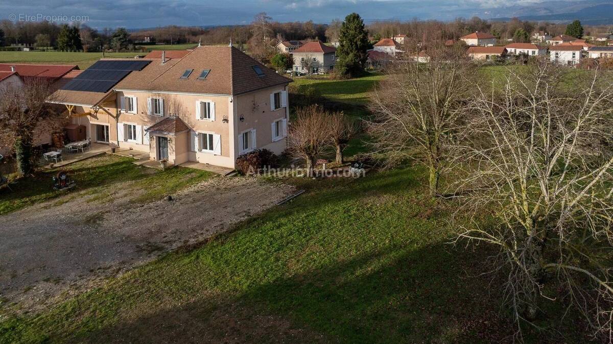 Maison à SAINT-SORLIN-DE-MORESTEL