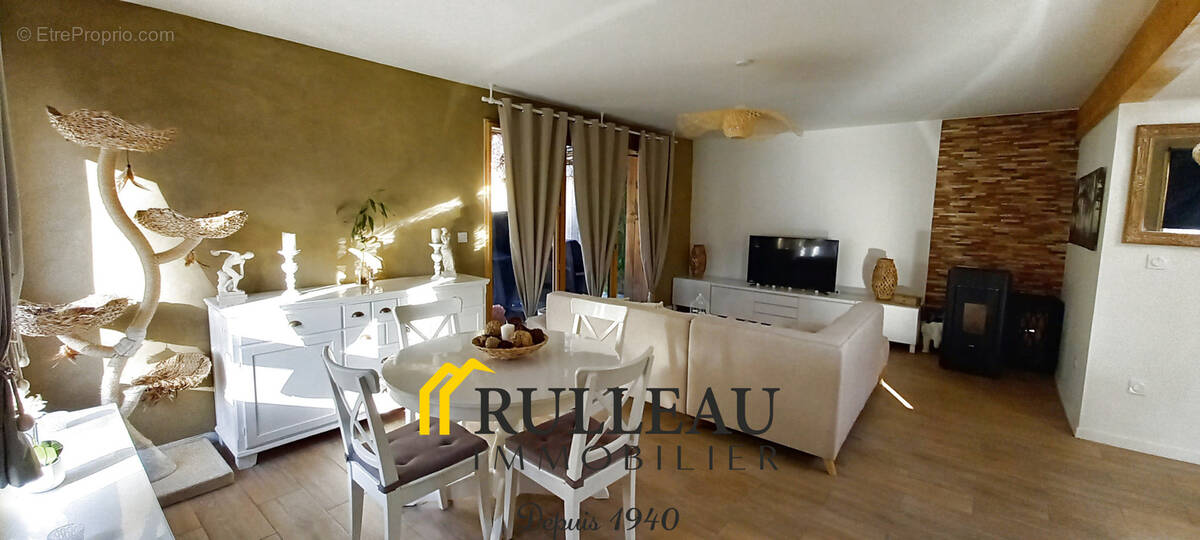 Maison à AMBARES-ET-LAGRAVE