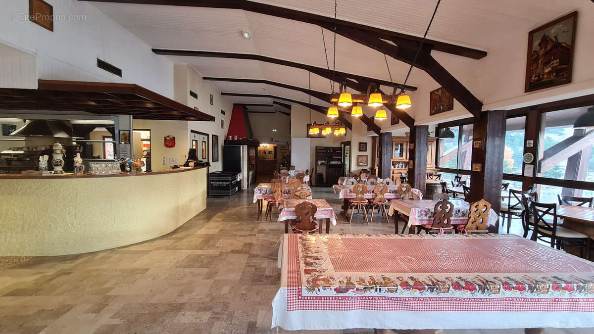 Commerce à GREOLIERES