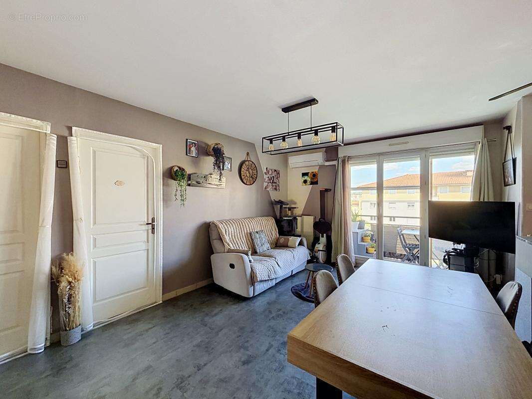 Appartement à GRIGNY
