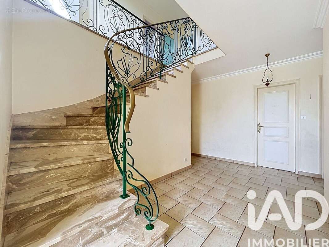 Photo 2 - Maison à SAINT-CARADEC