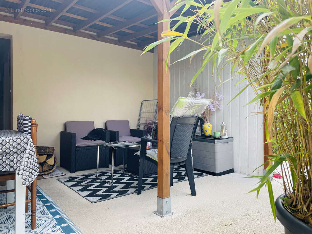 Maison à SAINT-PANTALEON-DE-LARCHE