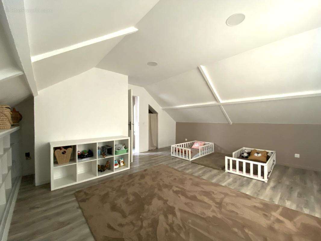 Maison à ROSNY-SUR-SEINE