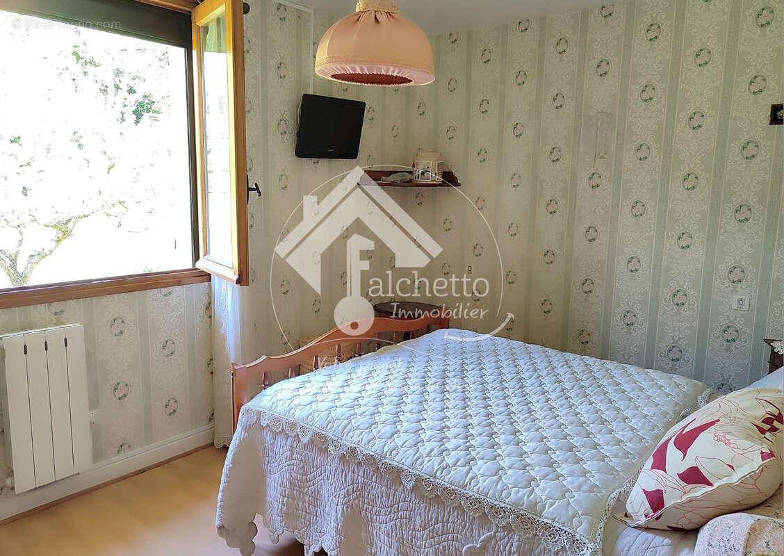 Maison à LA ROCHE-BLANCHE