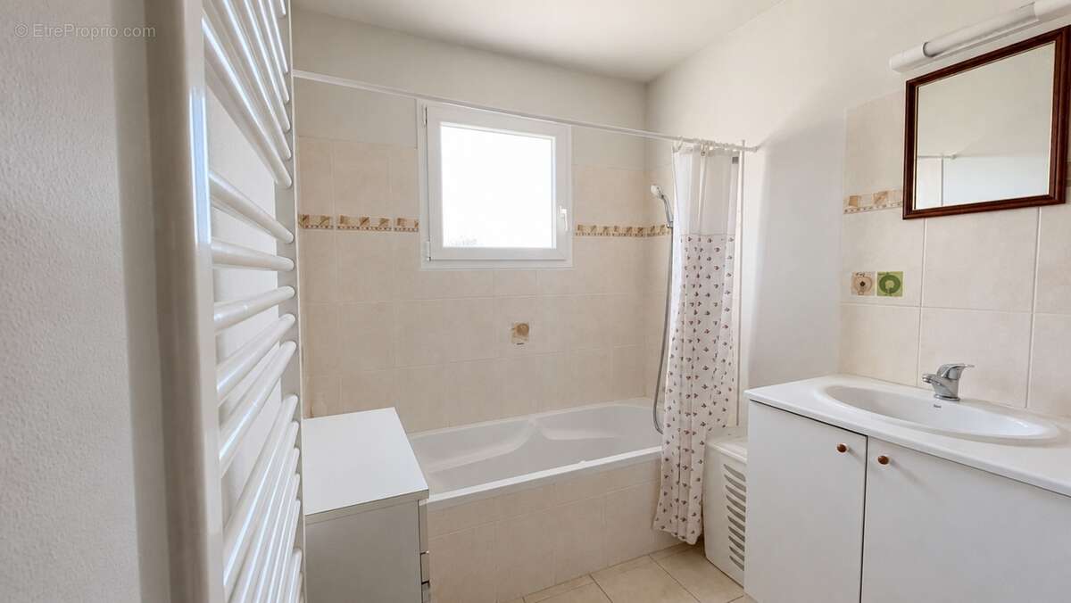 Appartement à vendre 4 pièces VANNES (56) avec deux garages - photo 5