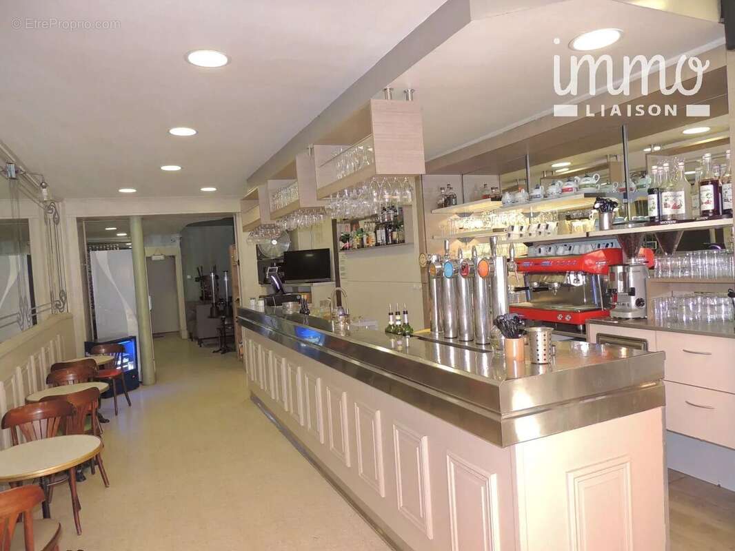 Commerce à LES VANS