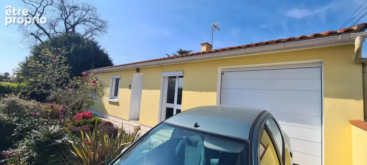 Maison Clisson 5 P . 3 Chs . Bureau . 81.29 M² . T 377 M² . Terrasse . Garage - photo 2