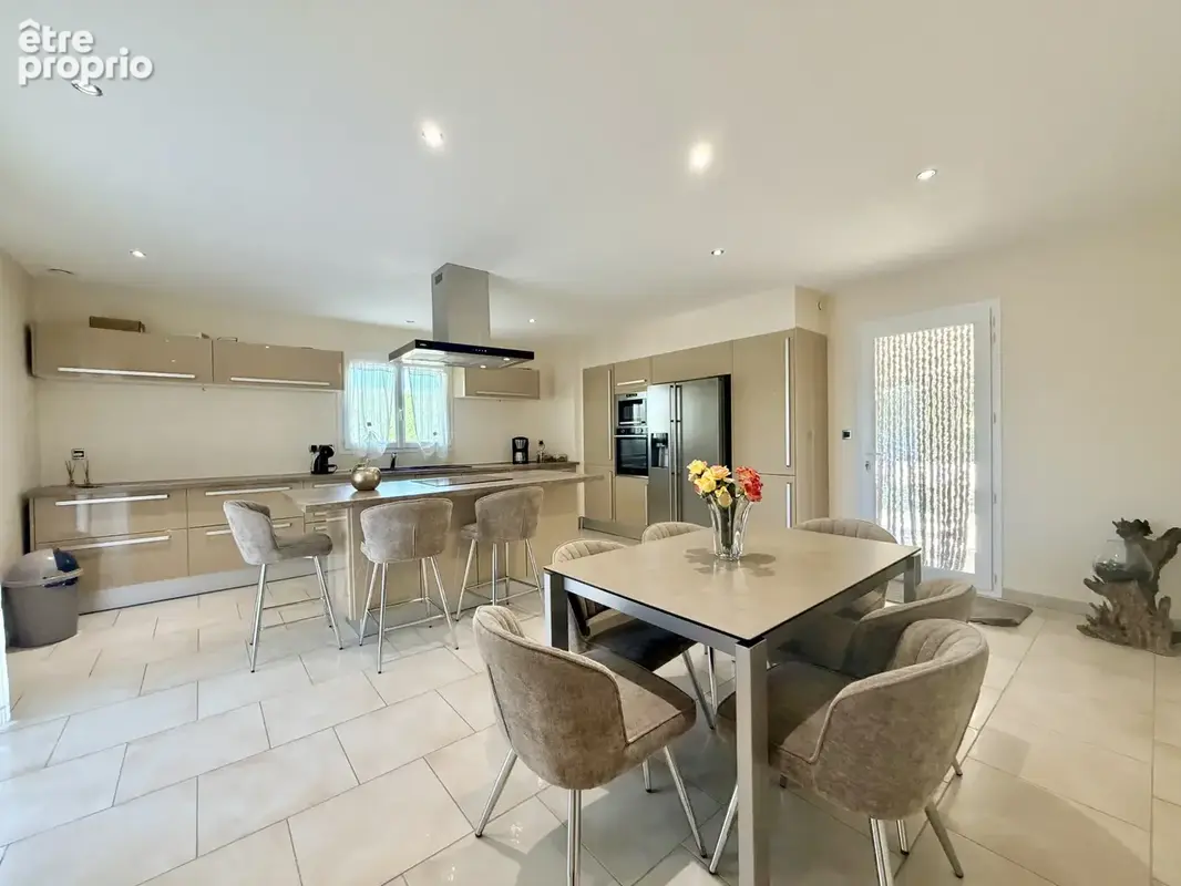 Maison 165 m2 Parcieux avec un terrain de 1434 m2 et piscine chauffée. - photo 5