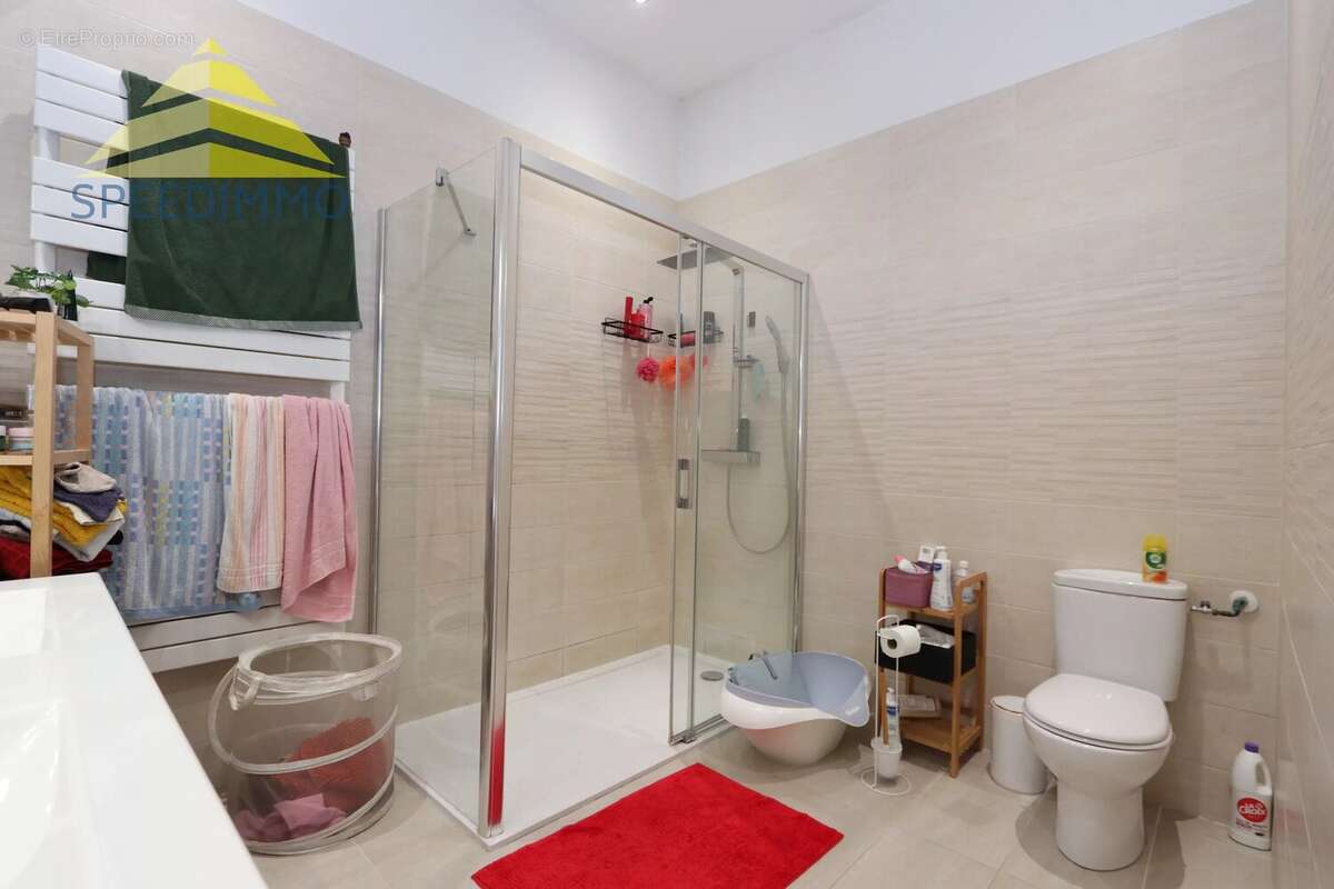 Maison à VARENNES-JARCY