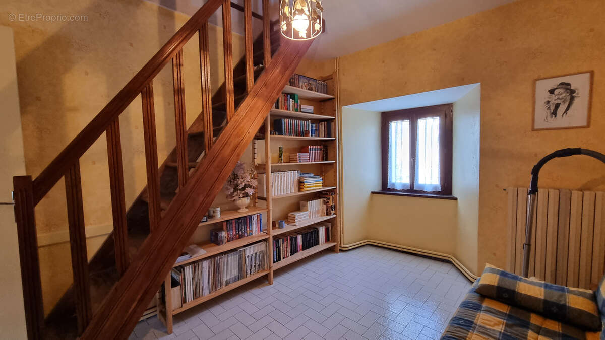 Maison à COUCOURON