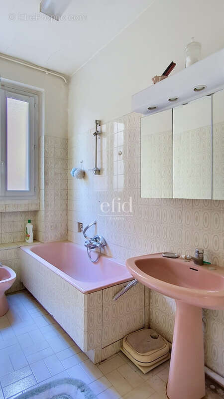 Appartement à PARIS-20E