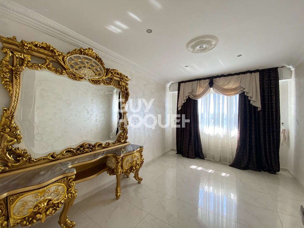 Maison à LE BLANC-MESNIL