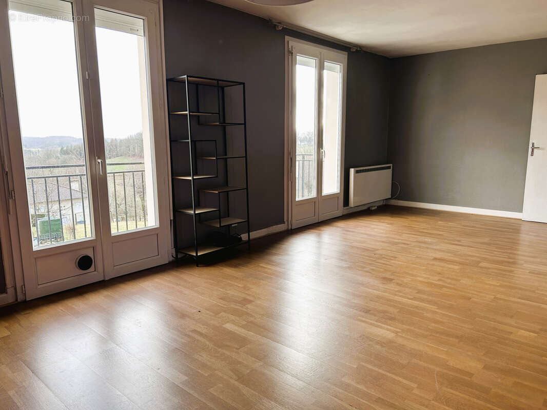 Jolie maison sur deux niveaux dans quartier résidentiel - photo 2