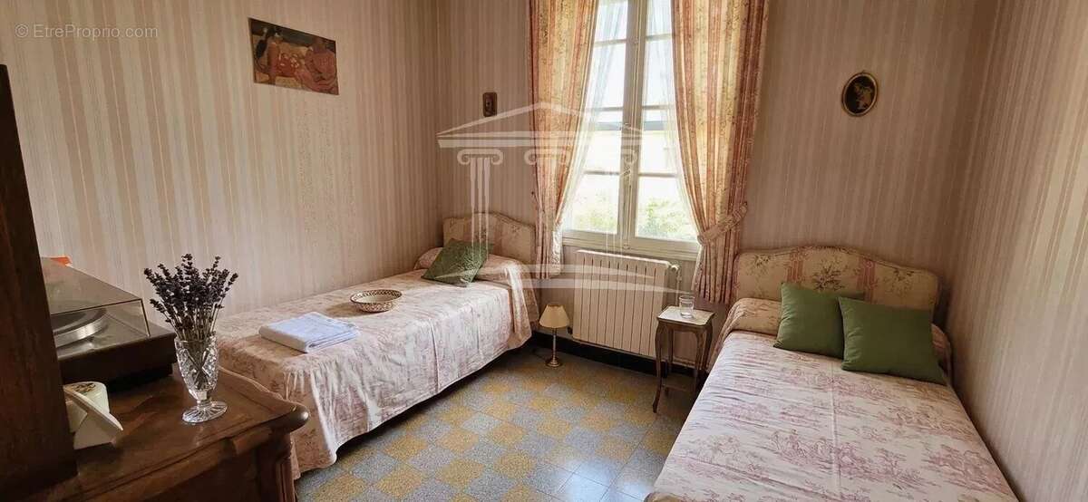 Maison à LE PONTET