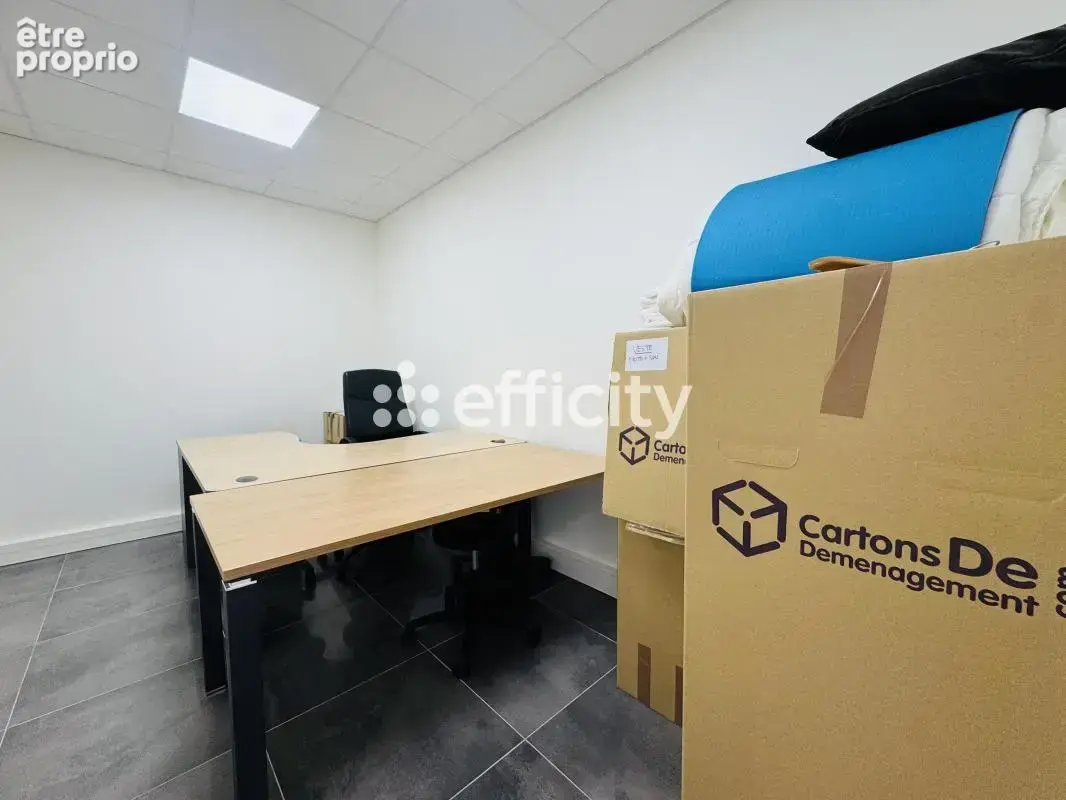 Local commercial - photo 9