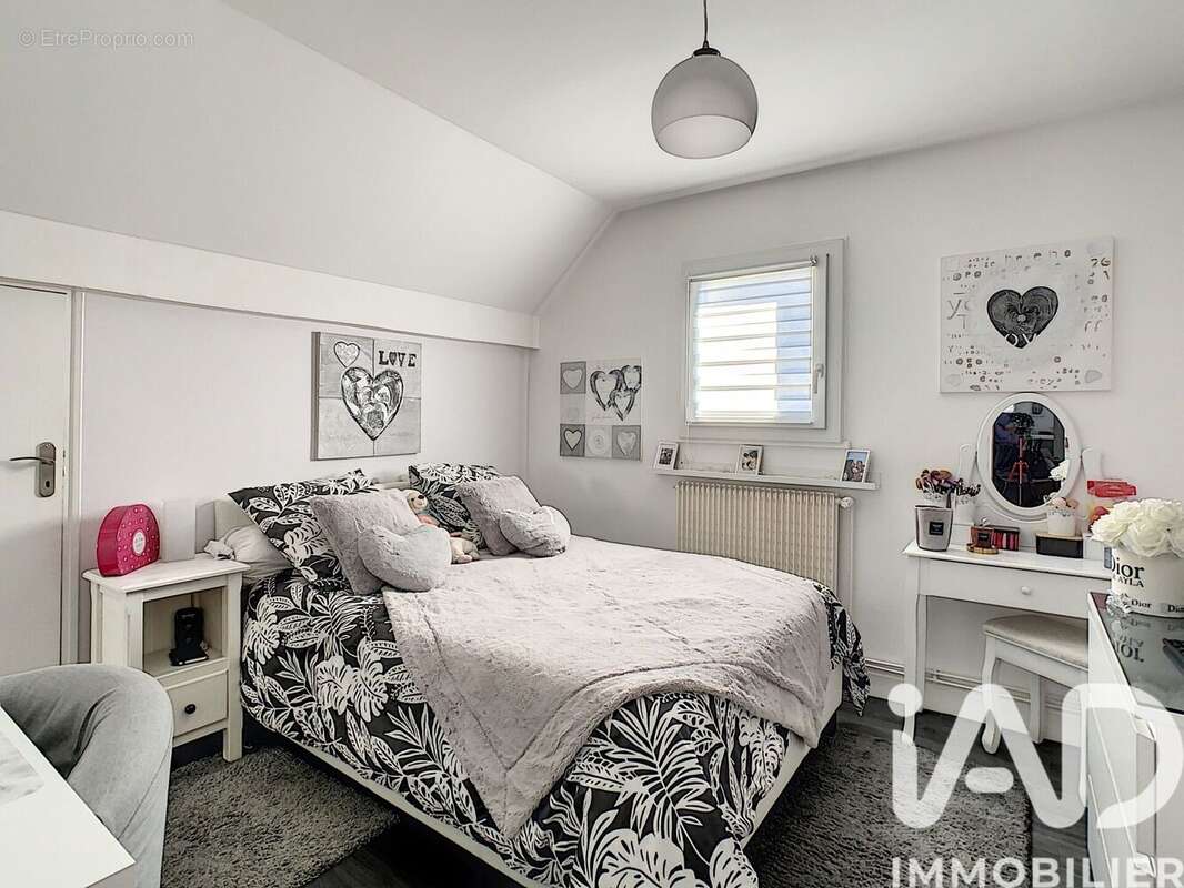 Photo 8 - Maison à LE COUDRAY-MONTCEAUX