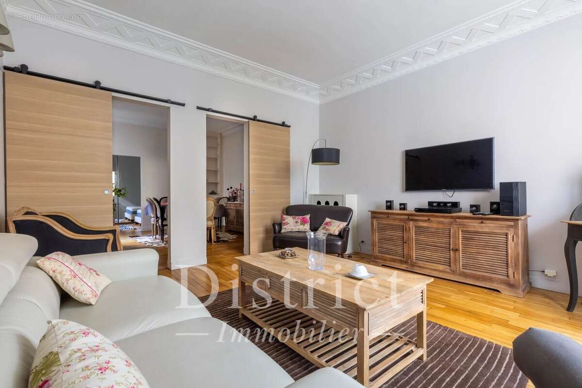 Appartement à PARIS-7E