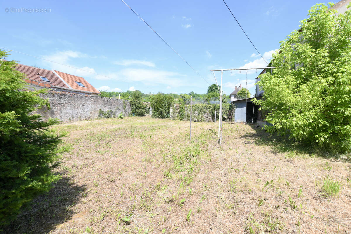 Maison à L'ISLE-SUR-SEREIN