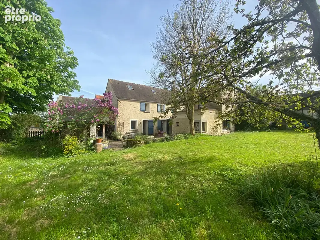 Maison en vente sur terrain de 1070 m² - photo 2