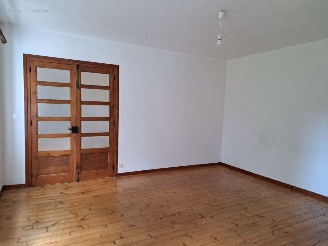 Maison à LE CHAMBON-SUR-LIGNON