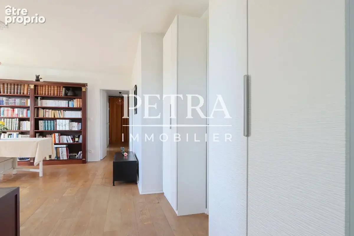 Appartement  5 pièce(s) 96.29 m2 - Centre ville - photo 7