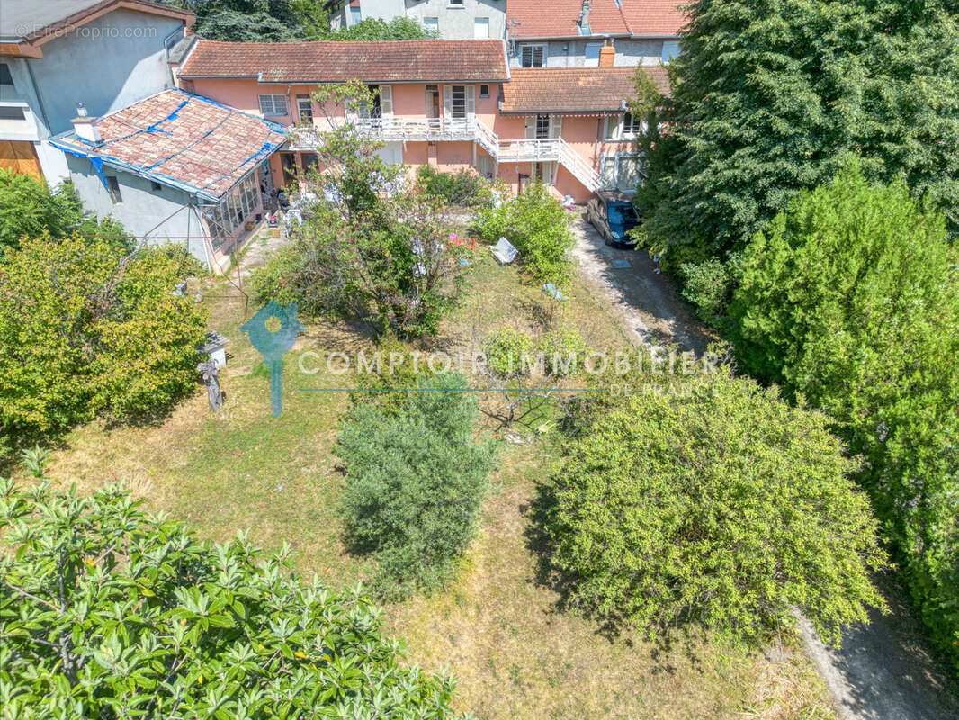Isère (38) La Tronche -Maison Atypique 220 m2 sur terrain arboré de 1240 m2 - photo 2
