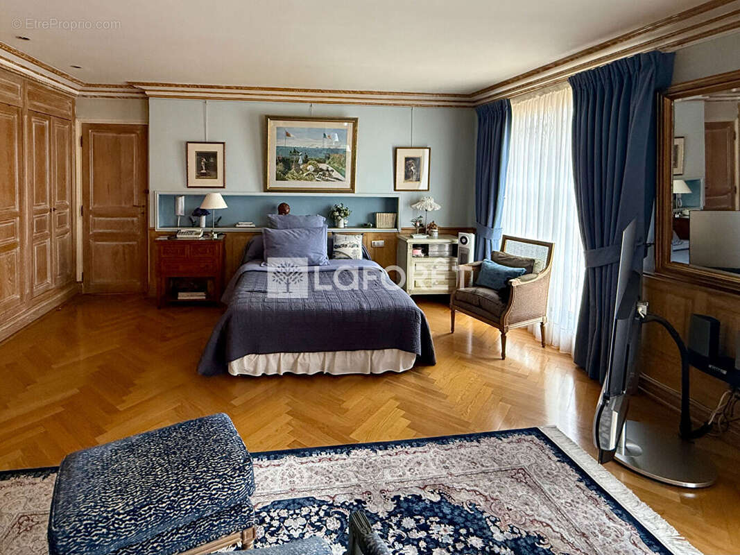 Appartement à MARSEILLE-1E