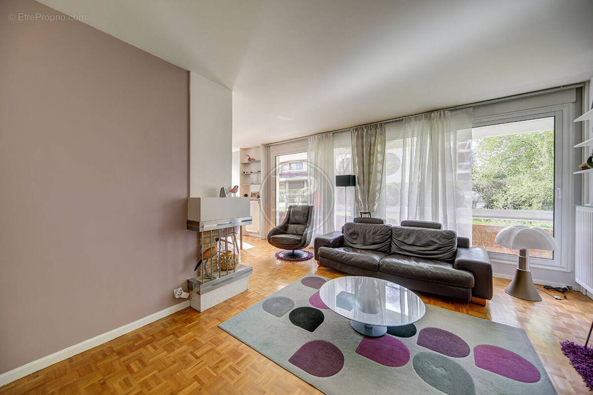 Appartement à MAREIL-MARLY