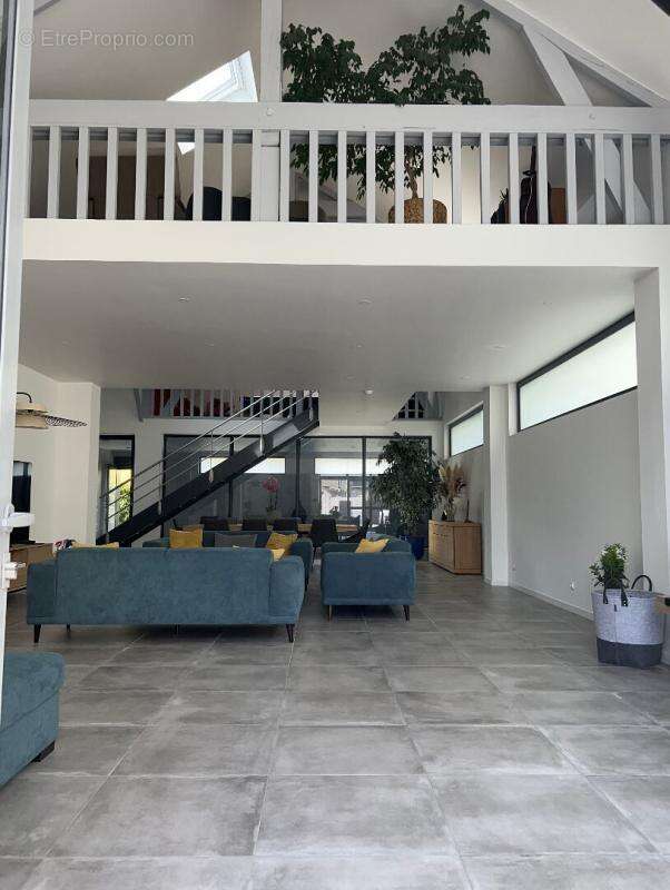Maison Tours 10 pièce(s) 370 m2 - photo 5