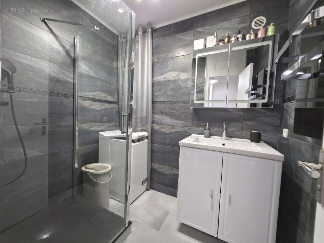 Appartement à COGOLIN