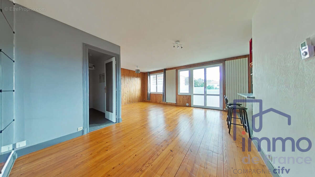 Appartement à SAINT-ETIENNE